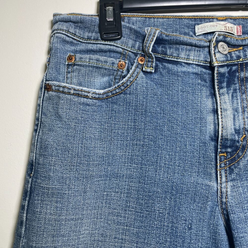 Women's Levi's 8M 515 Bootcut Jean Capris - Picture 2 of 11